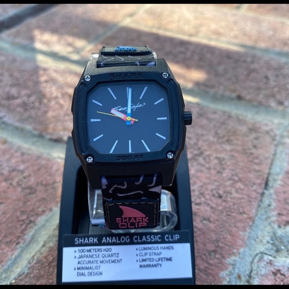 Shark Classic Clip Analog Maliblu Watch or Shark Classic Clip Analog New Wave - Picture 5 of 7